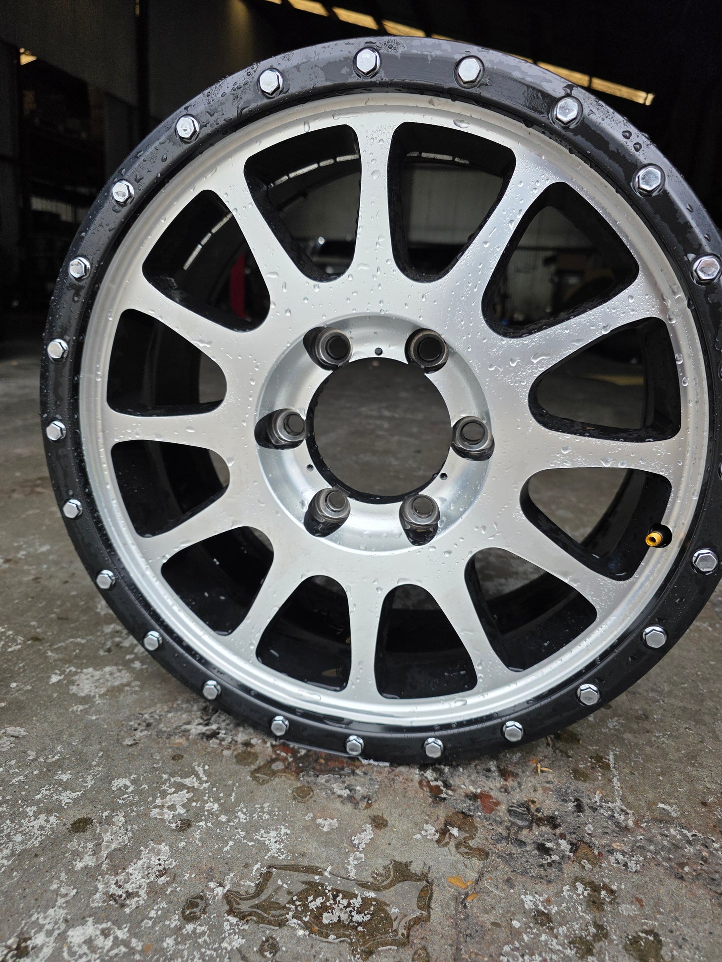 BIGROCK 16X8 6X139.7 0 OFFSET SLIVER WITH BLACKLIP  69095CMC
